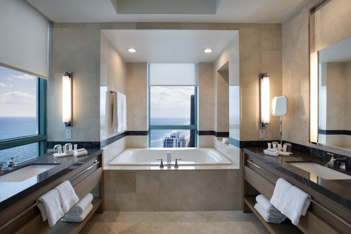 The Diplomat Resort - Presidential Suite Bathroom
